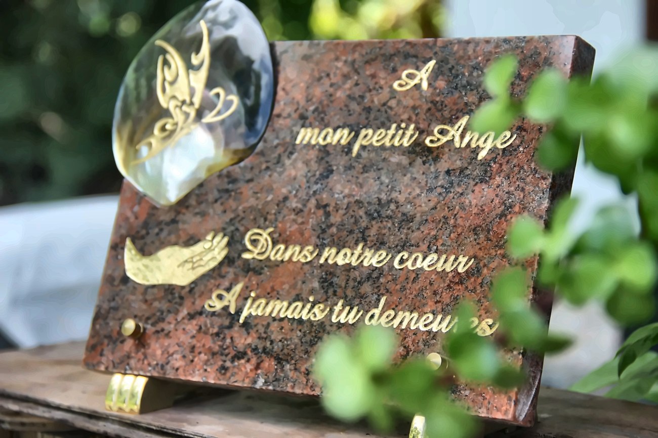 Gravure sur nacre