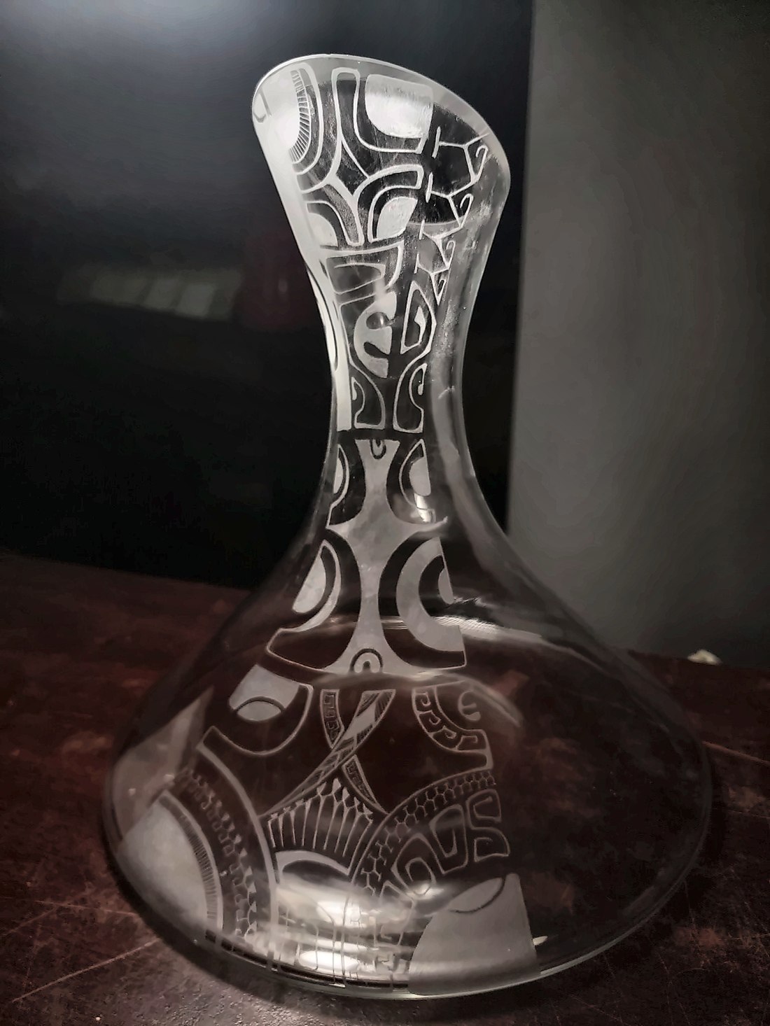Carafe en verre gravée
